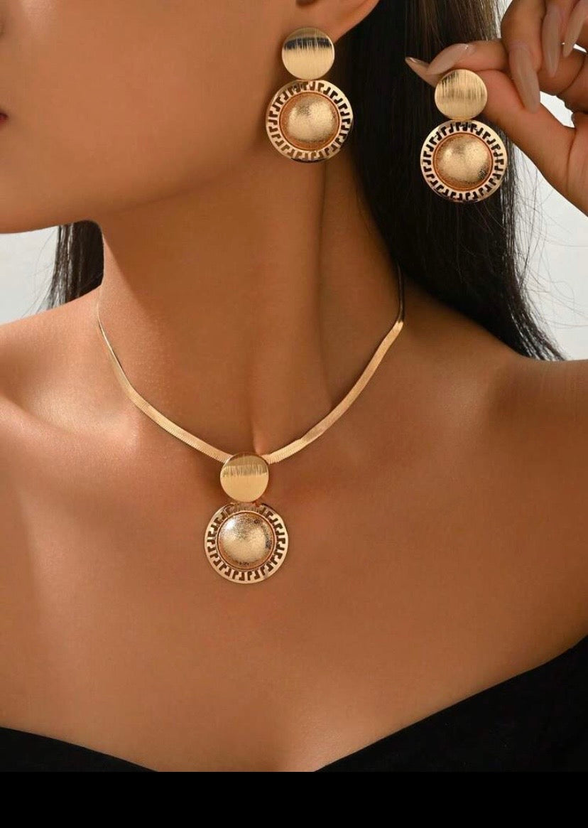 3pcs/Set Geometric Frosted Round Pendant Snake Chain Necklace & Earrings Set