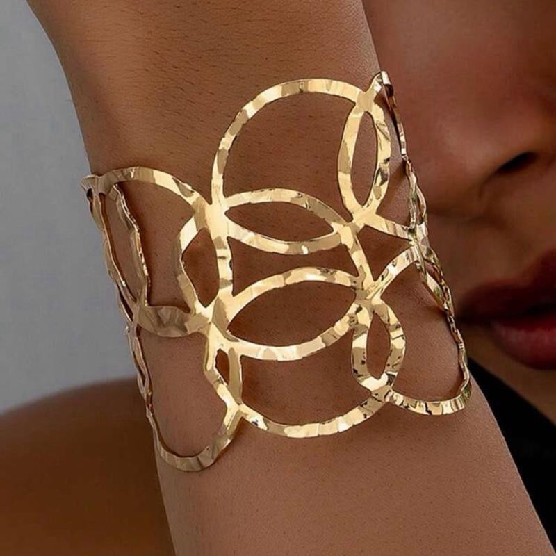 1pc Women's Minimalist Metal Wire Hammered Gold Open Bangle Bracelet Ideal for Daily Commute Wear and Perfect Gift for Family and Friends