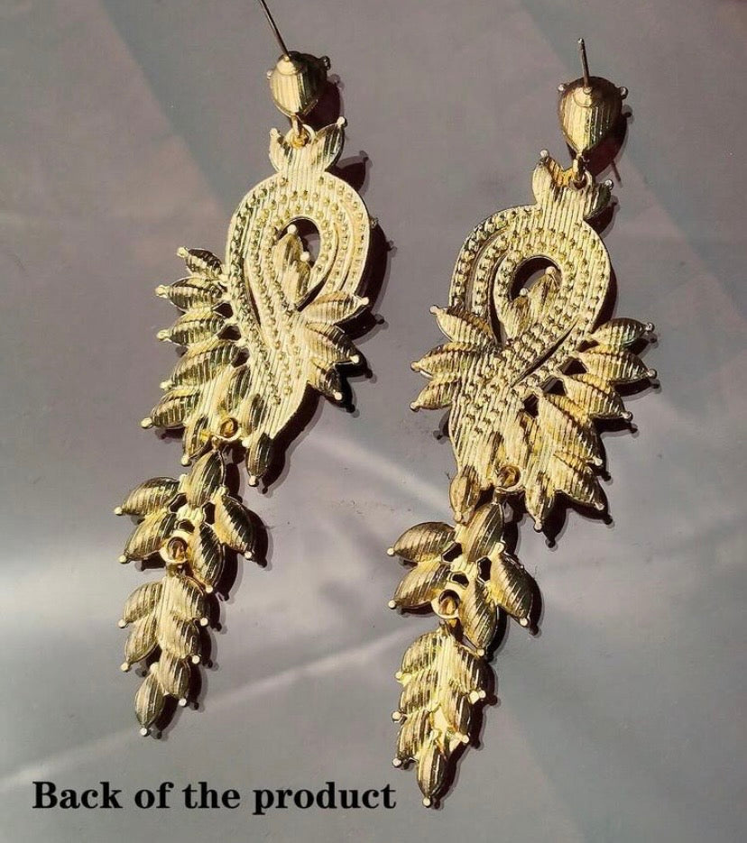 Luxury Rhinestone Decor Drop Earrings - Elegant Gold-Tone Design with Sparkling Stones for Special Occasions