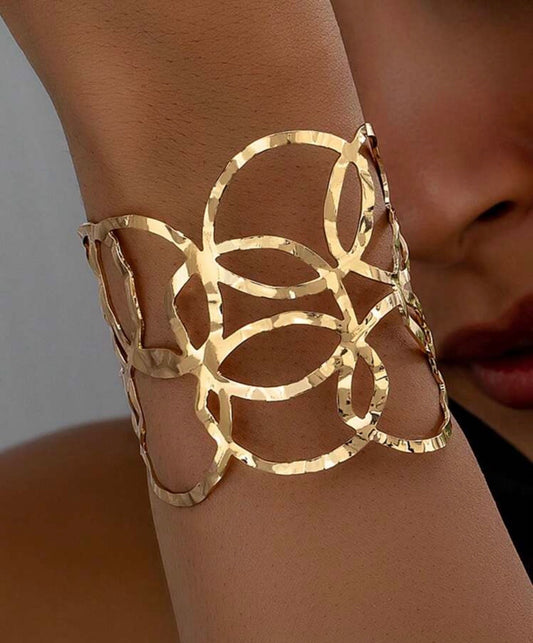 1pc Women's Minimalist Metal Wire Hammered Gold Open Bangle Bracelet Ideal for Daily Commute Wear and Perfect Gift for Family and Friends