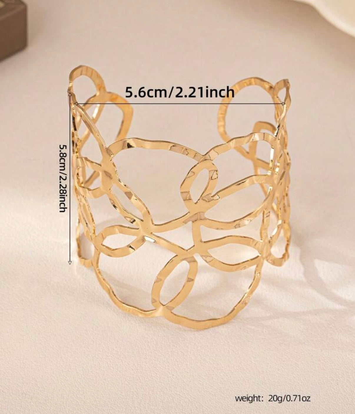 1pc Women's Minimalist Metal Wire Hammered Gold Open Bangle Bracelet Ideal for Daily Commute Wear and Perfect Gift for Family and Friends