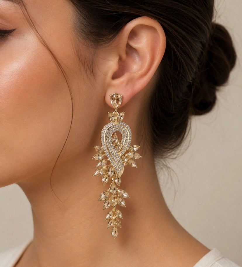 Luxury Rhinestone Decor Drop Earrings - Elegant Gold-Tone Design with Sparkling Stones for Special Occasions