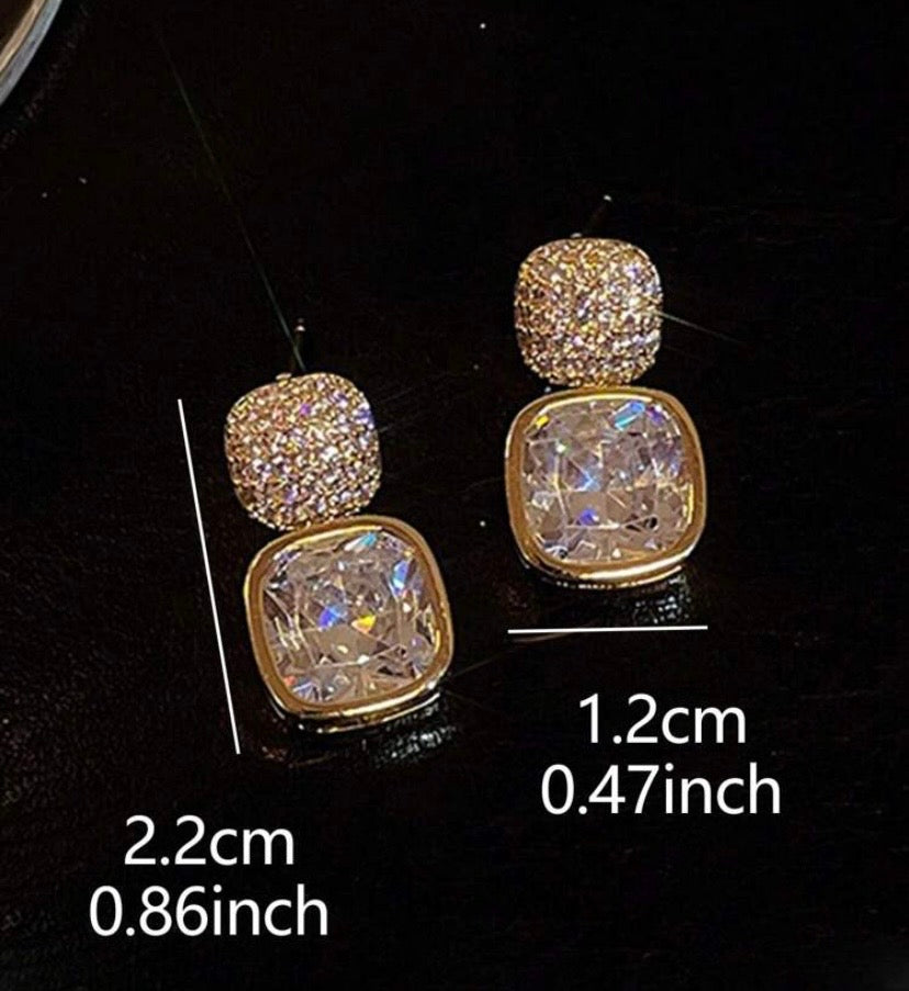2pcs Rhinestone Decor Drop Earrings - Elegant Gold-Tone Studs with Sparkling Stones for Women's Fashion
