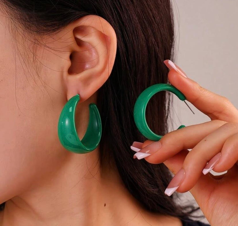 18 Pairs Set Acrylic Resin Acetate C-Shape Earrings Fashion Jewelry Combo in Vibrant Colors for Stylish Outfits