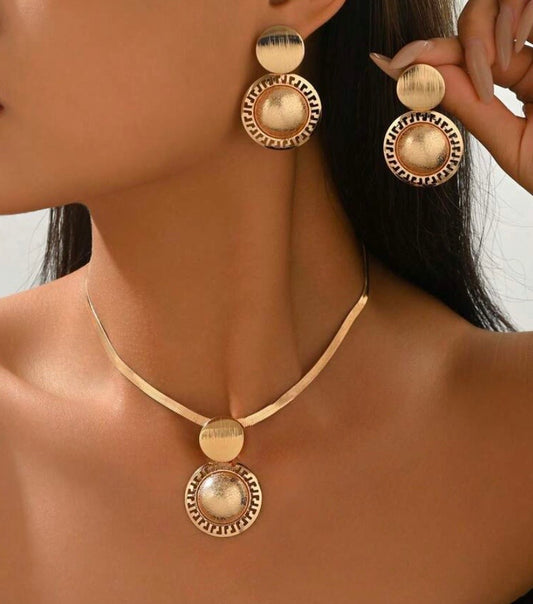 3pcs/Set Geometric Frosted Round Pendant Snake Chain Necklace & Earrings Set