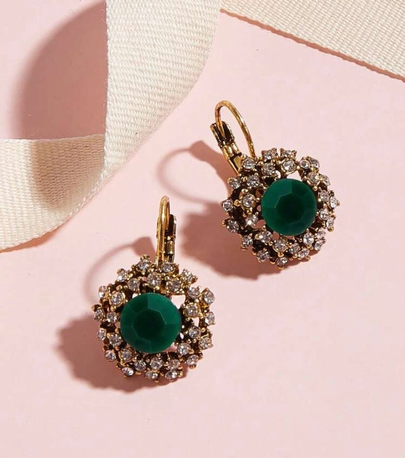 Rhinestone Fashion Stud Earrings with Green Center Stones and Sparkling Accents for Stylish Outfits