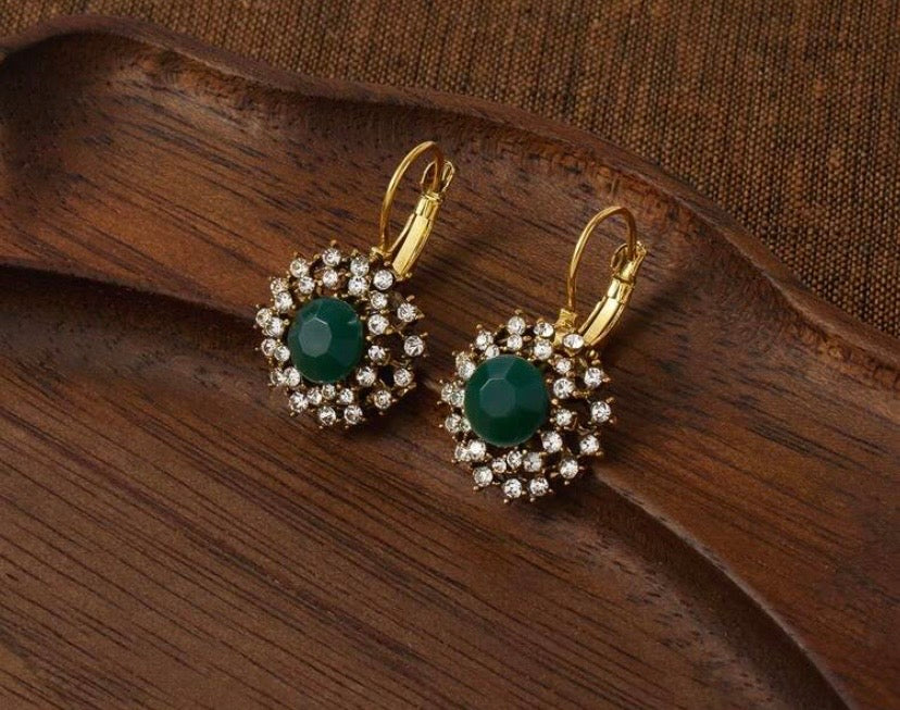 Rhinestone Fashion Stud Earrings with Green Center Stones and Sparkling Accents for Stylish Outfits